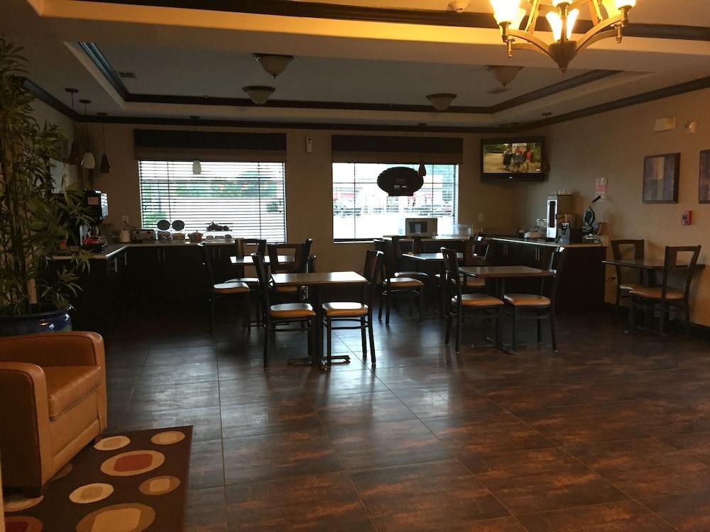 Atria Inn & Suites Three Rivers Zewnętrze zdjęcie