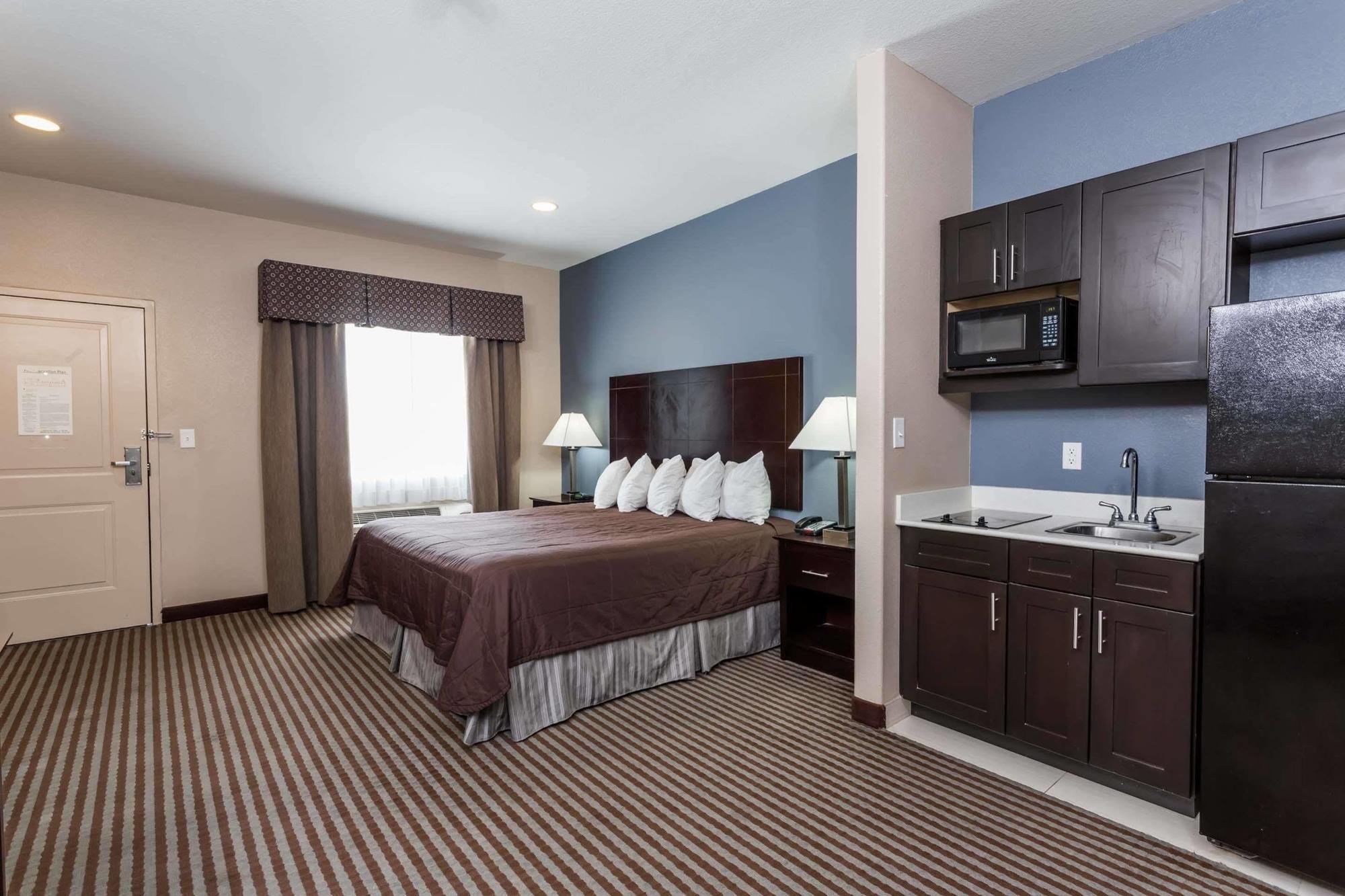Atria Inn & Suites Three Rivers Zewnętrze zdjęcie