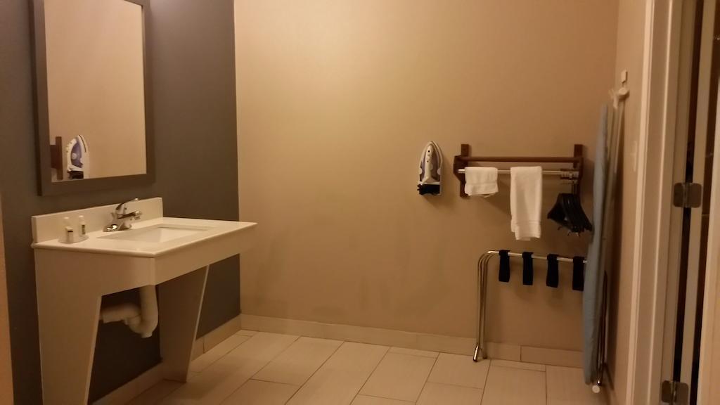 Atria Inn & Suites Three Rivers Pokój zdjęcie